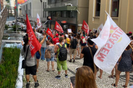 Manifestação do Sintrasem contra reforma da previdência em frente à Câmara Municipal de Florianópolis.